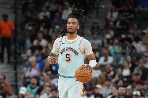 控制好失误更强！卡斯尔12中6得22分5板4助1断 罚球14中9