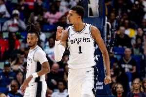 名记：唯一能阻止文班亚马赢得MVP的因素可能就是打不满65场