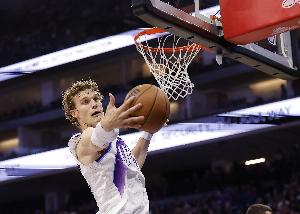 超级全能！马尔卡宁19中10空砍32分6板2助3断3帽 罚球12中10