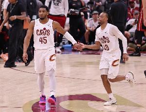 NBA杯首战输球！骑士今日米切尔、阿伦、加兰等五大主要轮换缺阵