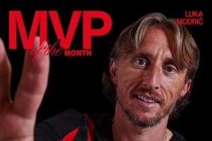 大师！40岁莫德里奇当选米兰10月最佳球员