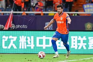 卡扎伊什维利是2018年之后首位中超单赛季至少两次失点的泰山球员