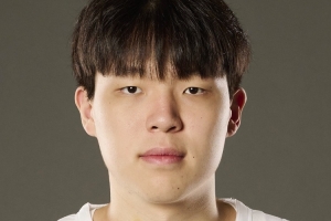 徐静雨：其他人都在成长 只有杨瀚森在退步 遭到了彻底弃用