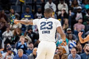 11号新秀给力！科沃德开季场均15.5分5篮板 三分命中率52.4%