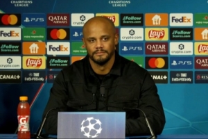 孔帕尼：巴黎是本季欧冠热门之一 我们正朝着与他们类似方向发展