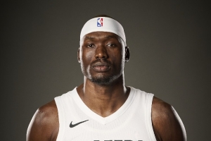 里斯连中3分！曾令旭：打湖人要上里斯输不了 斯普利特应变不算晚