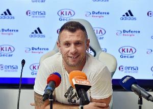 卡萨诺：阿莱格里不会在米兰有长久未来，我不认为他们能进前四